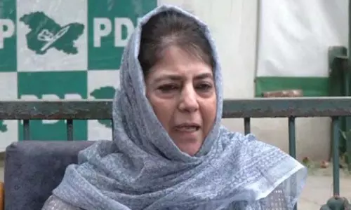 Mufti ने बुनियादी ढांचे के रक्षक के रूप में पूर्व सैनिकों की तैनाती पर चिंता जताई