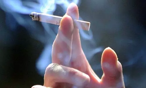 ऑफिस में धूम्रपान: कॉर्पोरेट कर्मचारियों में कैंसर का खतरा