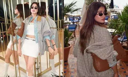 Miu Miu में जान्हवी ने मचाया Cannes रेड कार्पेट पर धमाल Miu Miu में जान्हवी ने मचाया Cannes रेड कार्पेट पर धमाल