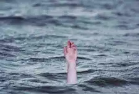 बोकारो में तालाब में डूबने से महिला और उसकी दो बेटियों सहित चार की मौत बोकारो में तालाब में डूबने से महिला और उसकी दो बेटियों सहित चार की मौत