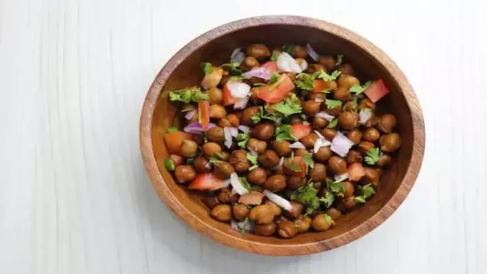 Boiled Chana Benefits :रोज सुबह उठते ही खाएं 1 कटोरी उबले हुए चने, होंगे ये फायदे Boiled Chana Benefits :रोज सुबह उठते ही खाएं 1 कटोरी उबले हुए चने, होंगे ये फायदे