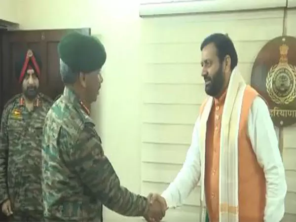 पश्चिमी कमान के सेना कमांडर ने Haryana मुख्यमंत्री सैनी से मुलाकात की पश्चिमी कमान के सेना कमांडर ने Haryana मुख्यमंत्री सैनी से मुलाकात की