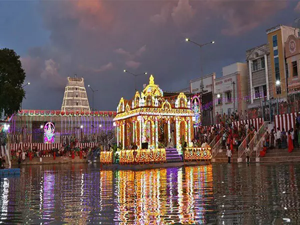 तिरुमाला मंदिर में सुरक्षा को मजबूत करने के लिए TTD बोर्ड ड्रोन रोधी तकनीक लागू करेगा तिरुमाला मंदिर में सुरक्षा को मजबूत करने के लिए TTD बोर्ड ड्रोन रोधी तकनीक लागू करेगा