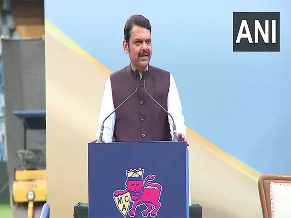 Maharashtra CM ने कल्याण में इमारत ढहने की घटना के पीड़ितों के लिए 5 लाख रुपये की वित्तीय सहायता की घोषणा की Maharashtra CM ने कल्याण में इमारत ढहने की घटना के पीड़ितों के लिए 5 लाख रुपये की वित्तीय सहायता की घोषणा की