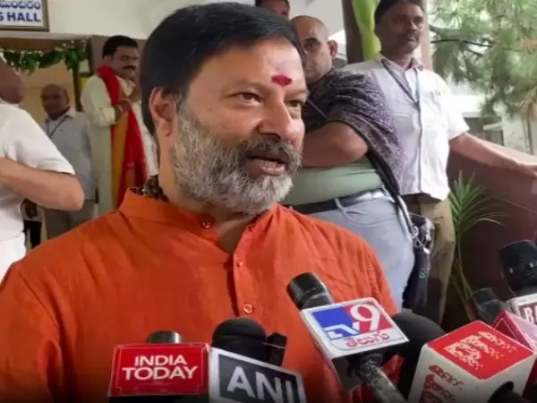 TTD सदस्य ने तिरुमाला मंदिर में तुलाभरम सेवा में पिछली राज्य सरकार द्वारा अनियमितताओं का आरोप लगाया TTD सदस्य ने तिरुमाला मंदिर में तुलाभरम सेवा में पिछली राज्य सरकार द्वारा अनियमितताओं का आरोप लगाया