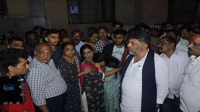 निचले इलाकों में भूमिगत पार्किंग स्थल के निर्माण की अनुमति नहीं: DK Shivakumar निचले इलाकों में भूमिगत पार्किंग स्थल के निर्माण की अनुमति नहीं: DK Shivakumar