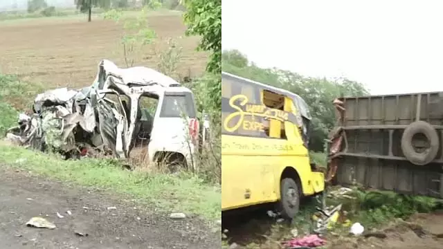 मनागुली के पास SUV-निजी बस की टक्कर; केनरा बैंक मैनेजर समेत छह लोगों की मौके पर ही मौत मनागुली के पास SUV-निजी बस की टक्कर; केनरा बैंक मैनेजर समेत छह लोगों की मौके पर ही मौत