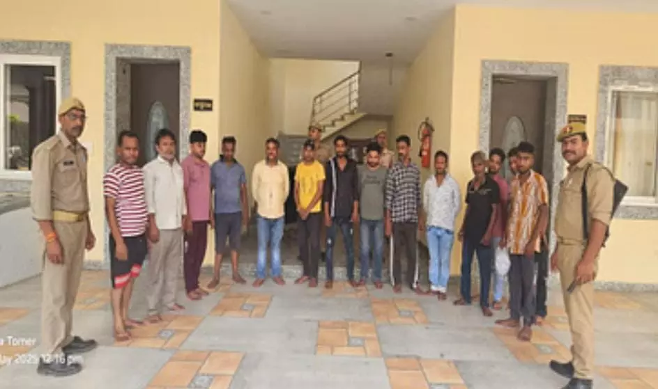 Bareilly: बारादरी थाना पुलिस ने सट्टा रैकेट का भंडाफोड़ किया Bareilly: बारादरी थाना पुलिस ने सट्टा रैकेट का भंडाफोड़ किया