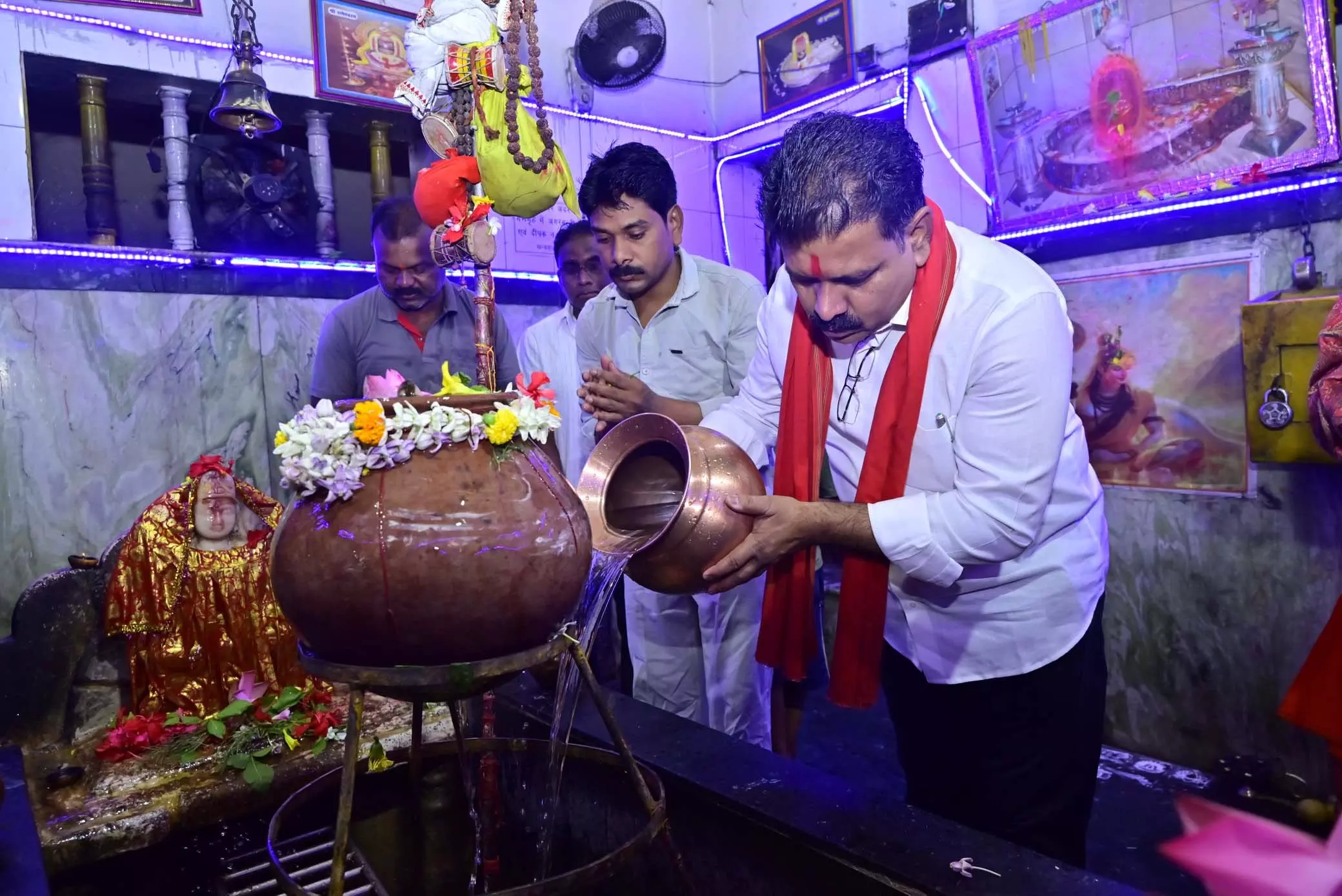 गृहमंत्री विजय शर्मा ने श्री पंचमुखी बूढ़ा महादेव मंदिर में पूजा अर्चना की गृहमंत्री विजय शर्मा ने श्री पंचमुखी बूढ़ा महादेव मंदिर में पूजा अर्चना की
