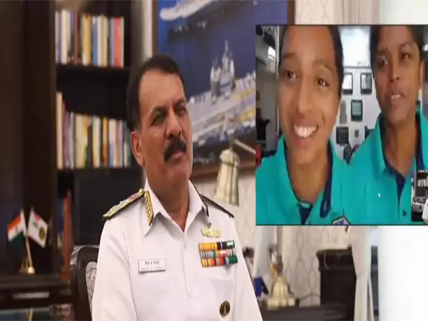 नौसेना प्रमुख एडमिरल दिनेश के त्रिपाठी ने INSV तारिणी पर सवार नाविका सागर परिक्रमा II के चालक दल के साथ बातचीत की नौसेना प्रमुख एडमिरल दिनेश के त्रिपाठी ने INSV तारिणी पर सवार नाविका सागर परिक्रमा II के चालक दल के साथ बातचीत की