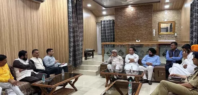 BJP प्रतिनिधिमंडल ने पुंछ में गोलाबारी प्रभावित क्षेत्रों का दौरा किया BJP प्रतिनिधिमंडल ने पुंछ में गोलाबारी प्रभावित क्षेत्रों का दौरा किया