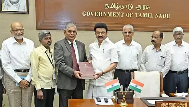 Tamil Nadu : राज्य की शिक्षा नीति क्यों छिपाई गई Tamil Nadu : राज्य की शिक्षा नीति क्यों छिपाई गई