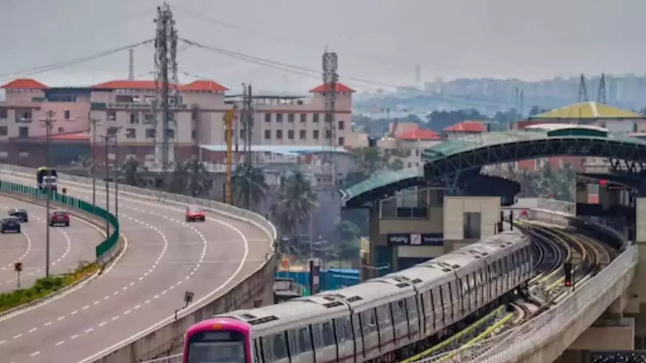 Bengaluru Metro में बिना अनुमति के महिलाओं के वीडियो लिए गए - पुलिस ने कार्रवाई की Bengaluru Metro में बिना अनुमति के महिलाओं के वीडियो लिए गए - पुलिस ने कार्रवाई की