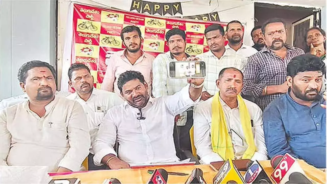 विधायक बोनेला ने भ्रष्टाचार को लेकर जोगाराव की आलोचना की विधायक बोनेला ने भ्रष्टाचार को लेकर जोगाराव की आलोचना की