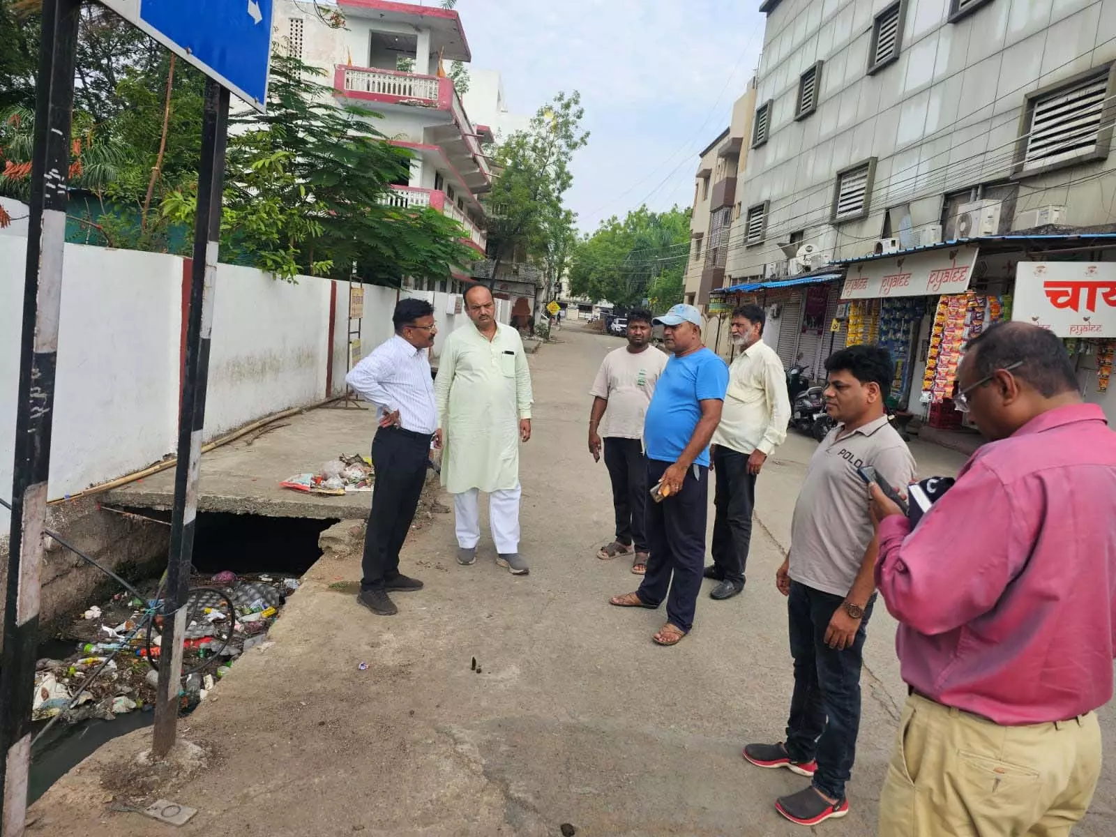 रायपुर : नालों पर बनाए मकानों के मालिकों को नोटिस जारी रायपुर : नालों पर बनाए मकानों के मालिकों को नोटिस जारी