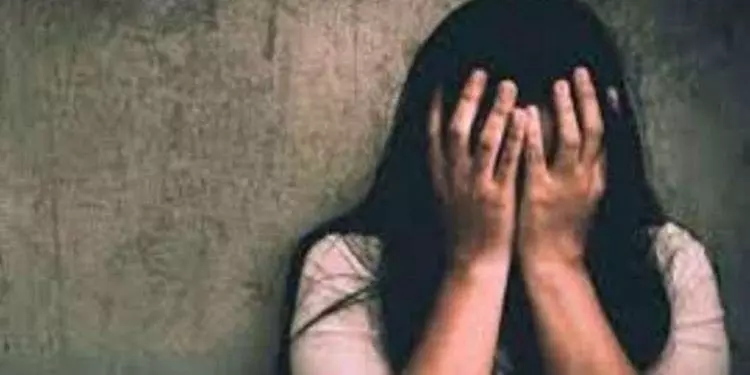 Odisha महिला को सात दिनों तक बंधक बनाकर सामूहिक बलात्कार Odisha महिला को सात दिनों तक बंधक बनाकर सामूहिक बलात्कार