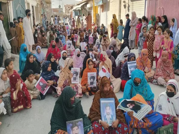महरंग बलूच और BYC नेताओं की हिरासत के खिलाफ क्वेटा में विरोध प्रदर्शन महरंग बलूच और BYC नेताओं की हिरासत के खिलाफ क्वेटा में विरोध प्रदर्शन