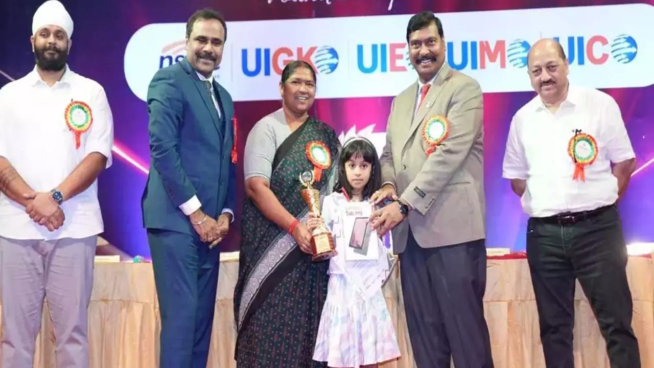 मंत्री सीताक्का ने यूनिफाइड काउंसिल के वार्षिक पुरस्कार समारोह में युवा प्रतिभाओं को सम्मानित किया मंत्री सीताक्का ने यूनिफाइड काउंसिल के वार्षिक पुरस्कार समारोह में युवा प्रतिभाओं को सम्मानित किया