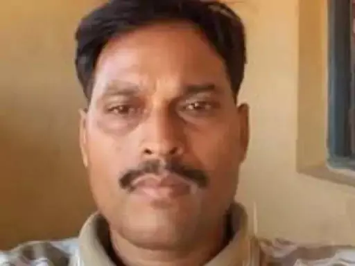 भतीजे ने आरोपी चाचा को पुलिस कस्टडी से भगाया, आरोपी की तलाश में जुटी पुलिस भतीजे ने आरोपी चाचा को पुलिस कस्टडी से भगाया, आरोपी की तलाश में जुटी पुलिस