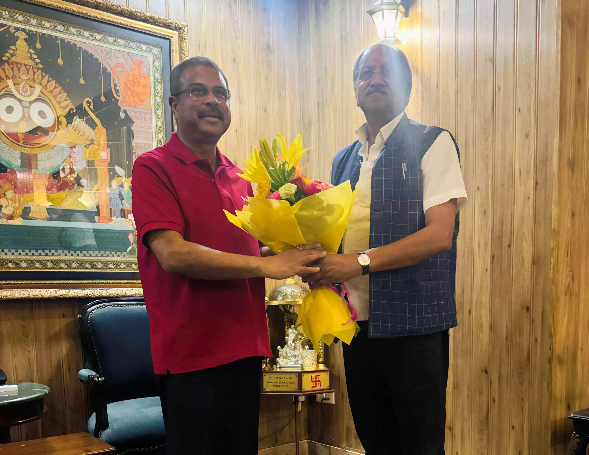 केंद्रीय शिक्षा मंत्री धर्मेंद्र प्रधान से मिले MP बृजमोहन अग्रवाल केंद्रीय शिक्षा मंत्री धर्मेंद्र प्रधान से मिले MP बृजमोहन अग्रवाल