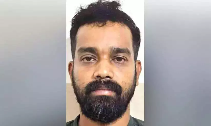 रेलवे ट्रैक पर चल रही महिला को धक्का देने और हार चुराने के आरोप में व्यक्ति गिरफ्तार रेलवे ट्रैक पर चल रही महिला को धक्का देने और हार चुराने के आरोप में व्यक्ति गिरफ्तार