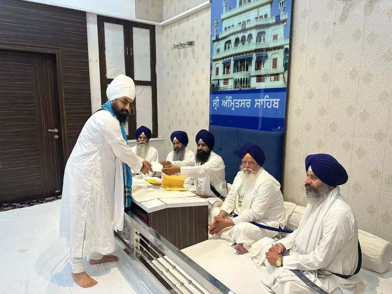 Akal Takht ने उपदेशक रंजीत ढडरियां वाले की माफी स्वीकार कर ली Akal Takht ने उपदेशक रंजीत ढडरियां वाले की माफी स्वीकार कर ली