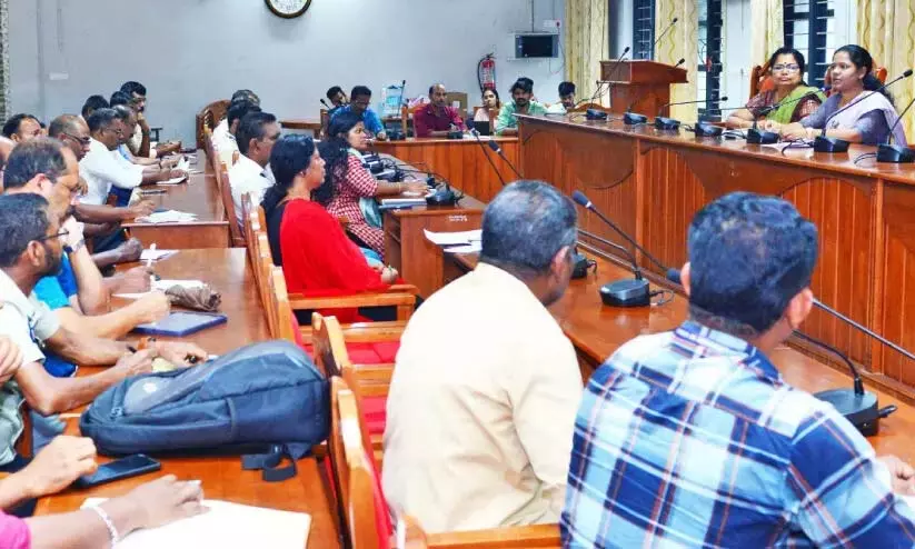 Kerala : असुरक्षित पर्यटन केंद्रों के विरुद्ध सख्त कार्रवाई Kerala : असुरक्षित पर्यटन केंद्रों के विरुद्ध सख्त कार्रवाई
