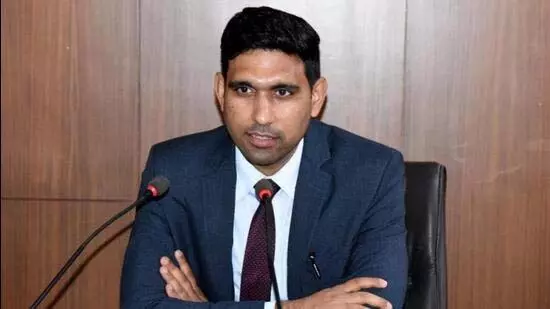 Chandigarh: ट्रैफिक में सुधार के लिए DC का नया कदम Chandigarh: ट्रैफिक में सुधार के लिए DC का नया कदम