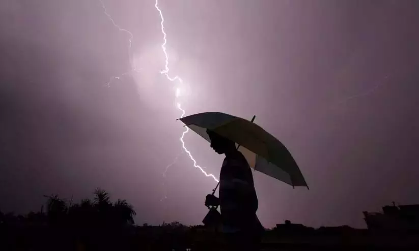 बारिश भारी होगी; मौसम विभाग ने जारी की तूफान की चेतावनी बारिश भारी होगी; मौसम विभाग ने जारी की तूफान की चेतावनी