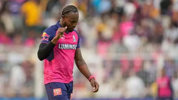 IPL 2025 के दौरान अंगूठे की चोट के कारण जोफ्रा आर्चर वनडे सीरीज से बाहर IPL 2025 के दौरान अंगूठे की चोट के कारण जोफ्रा आर्चर वनडे सीरीज से बाहर