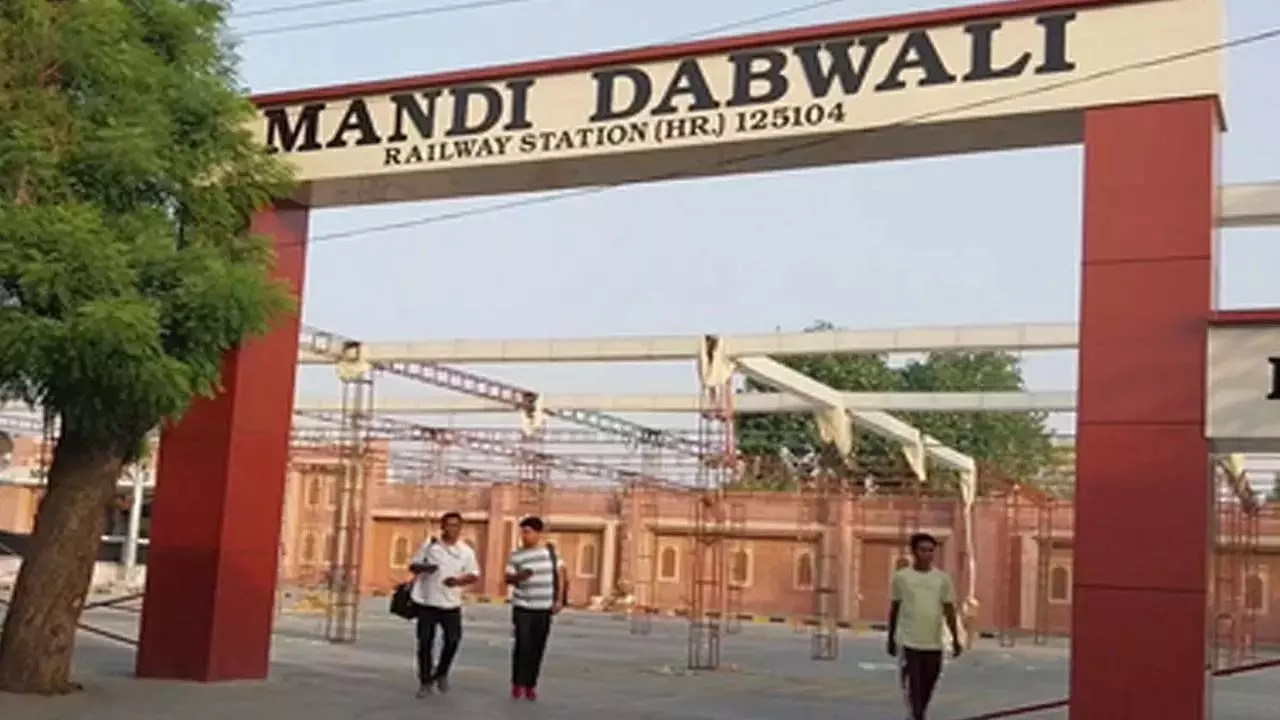 डबवाली रेलवे स्टेशन को मोदी सरकार की अमृत भारत योजना के तहत आधुनिक रूप दिया डबवाली रेलवे स्टेशन को मोदी सरकार की अमृत भारत योजना के तहत आधुनिक रूप दिया