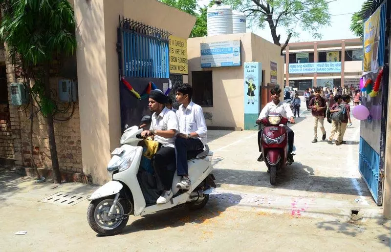 Jalandhar: छेड़छाड़ पर कार्रवाई, 51 चालान, 12 बाइक जब्त Jalandhar: छेड़छाड़ पर कार्रवाई, 51 चालान, 12 बाइक जब्त
