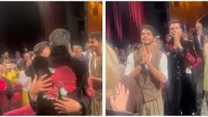 कान्स में ‘होमबाउंड’ की गूंज: नीरज घेवान हुए भावुक, करण जौहर से मिल गले कान्स में ‘होमबाउंड’ की गूंज: नीरज घेवान हुए भावुक, करण जौहर से मिल गले