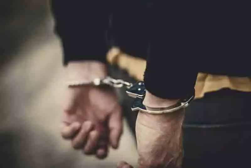 UP में शादी का झांसा देकर लड़की को गर्भवती करने के आरोप में व्यक्ति गिरफ्तार UP में शादी का झांसा देकर लड़की को गर्भवती करने के आरोप में व्यक्ति गिरफ्तार