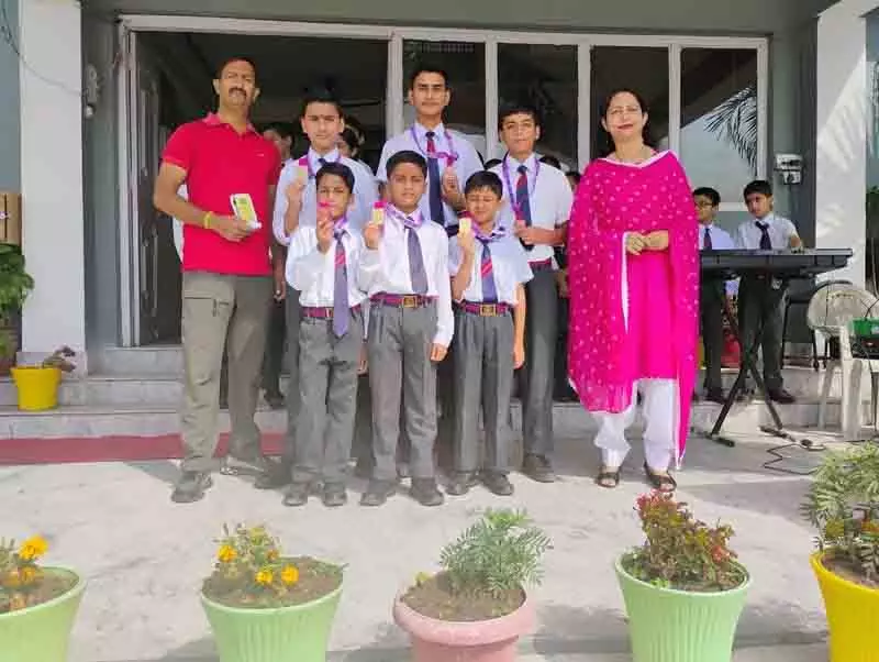 Bhavarna School के विद्यार्थियों ने कराटे चैंपियनशिप में चमकाया जलवा Bhavarna School के विद्यार्थियों ने कराटे चैंपियनशिप में चमकाया जलवा