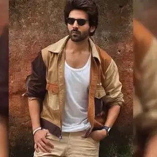 Kartik Aaryan ने सर्वश्रेष्ठ अभिनेता का पुरस्कार जीतने के बाद भारतीय सशस्त्र बलों को भावभीनी श्रद्धांजलि दी Kartik Aaryan ने सर्वश्रेष्ठ अभिनेता का पुरस्कार जीतने के बाद भारतीय सशस्त्र बलों को भावभीनी श्रद्धांजलि दी