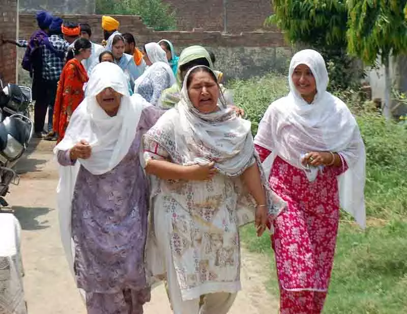 Amritsar: स्वास्थ्य विभाग की समय पर कार्रवाई से मजीठा क्षेत्र में 17 लोगों की जान बची Amritsar: स्वास्थ्य विभाग की समय पर कार्रवाई से मजीठा क्षेत्र में 17 लोगों की जान बची