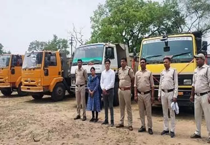 अवैध रेत खनन पर प्रशासन की बड़ी कार्रवाई, 7 वाहन जब्त अवैध रेत खनन पर प्रशासन की बड़ी कार्रवाई, 7 वाहन जब्त