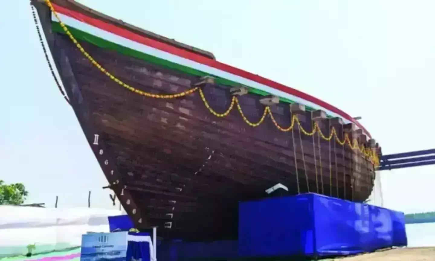 New Delhi: भारतीय नौसेना को आज मिलेगा दुनिया का इकलौता सिला हुआ जहाज