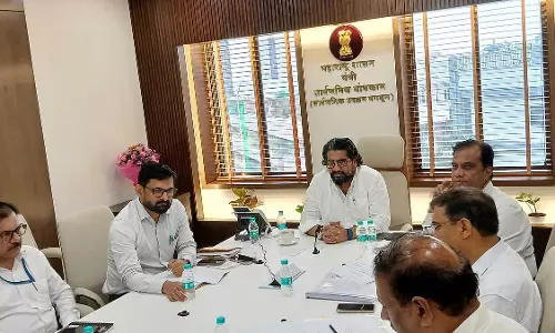 महाराष्ट्र के PWD मंत्री ने समीक्षा बैठक के बाद राज्य भर में तत्काल प्री-मानसून मरम्मत के आदेश दिए महाराष्ट्र के PWD मंत्री ने समीक्षा बैठक के बाद राज्य भर में तत्काल प्री-मानसून मरम्मत के आदेश दिए
