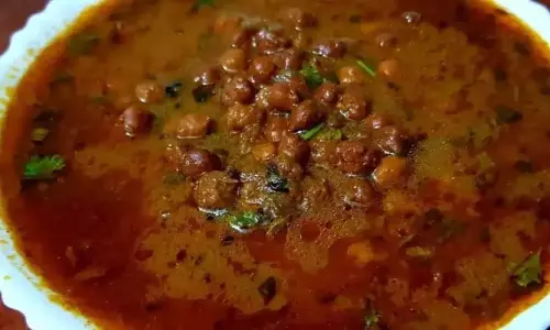 Kala Chana Chhole Recipe: काले चने का उपयोग करके बनाएं रेस्तरां जैसा छोले Kala Chana Chhole Recipe: काले चने का उपयोग करके बनाएं रेस्तरां जैसा छोले