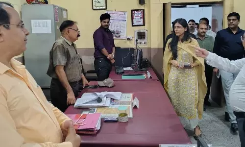 Bareilly: सीडीओ देवयानी ने विकास भवन का किया निरीक्षण Bareilly: सीडीओ देवयानी ने विकास भवन का किया निरीक्षण