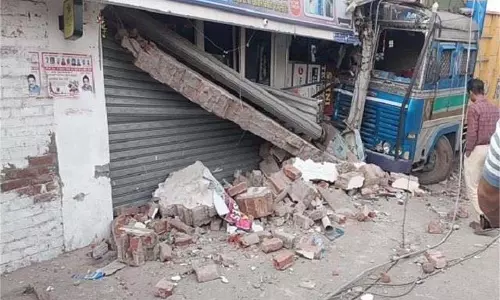 Punjab : आधी रात को शहर में हुआ बड़ा हादसा, सो रहे लोग सहमे Punjab : आधी रात को शहर में हुआ बड़ा हादसा, सो रहे लोग सहमे