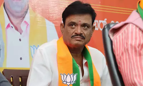 विधायक मुनिरत्ना के खिलाफ एक और FIR