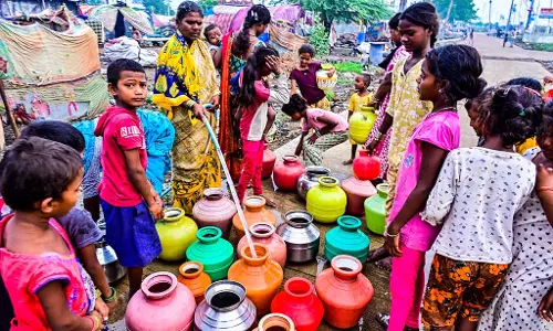 Karnataka : एक हजार लोगों के लिए एक बोरवेल