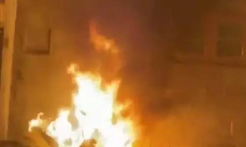 Srinagar: पुराने शहर में मची अफरातफरी, जान बचाकर भागे लोग