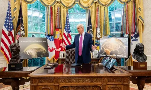 ट्रम्प ने US के लिए 175 बिलियन अमेरिकी डॉलर की गोल्डन डोम मिसाइल रक्षा योजना का अनावरण किया