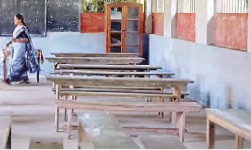 यूपी के सरकारी स्कूलों की हालत दयनीय: माया