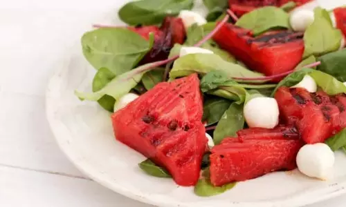 Watermelon Recipe: तरबूज से बनाएं ये डिशेज़, गर्मी में मिलेगी राहत