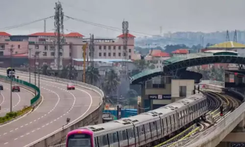 Bengaluru Metro  में बिना अनुमति के महिलाओं के वीडियो लिए गए - पुलिस ने कार्रवाई की
